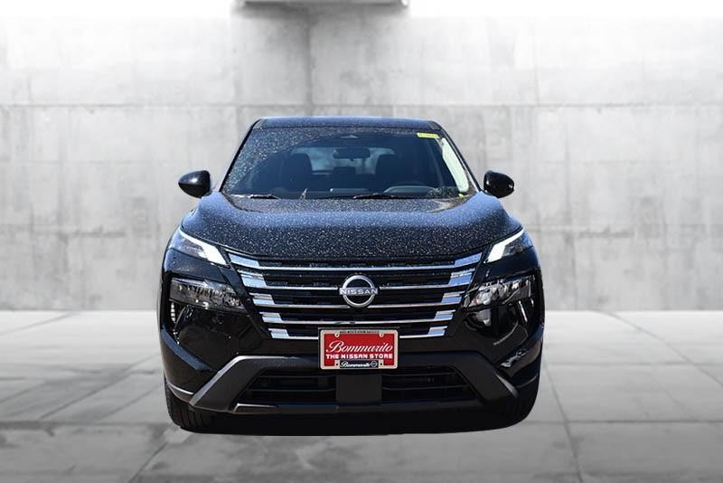 Nissan Rogue Vehicle Image 04