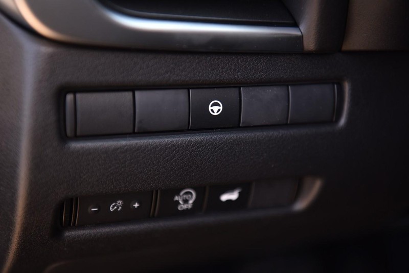 Nissan Rogue Vehicle Image 10