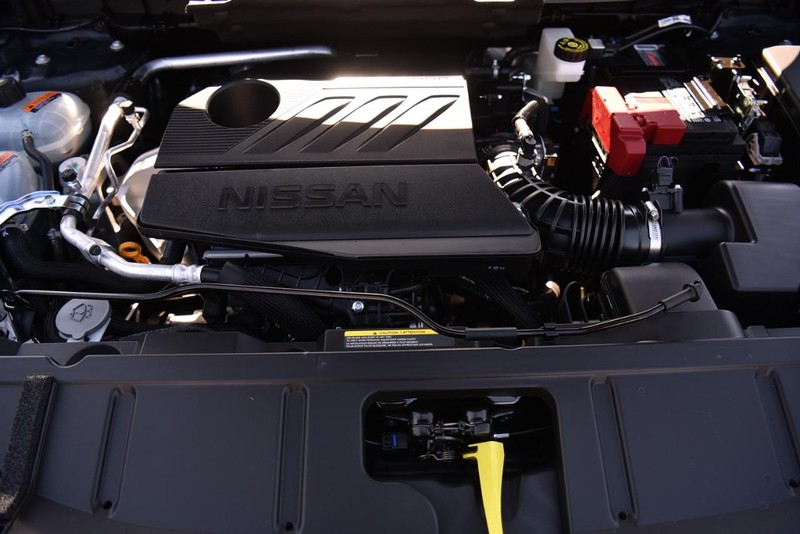 Nissan Rogue Vehicle Image 25