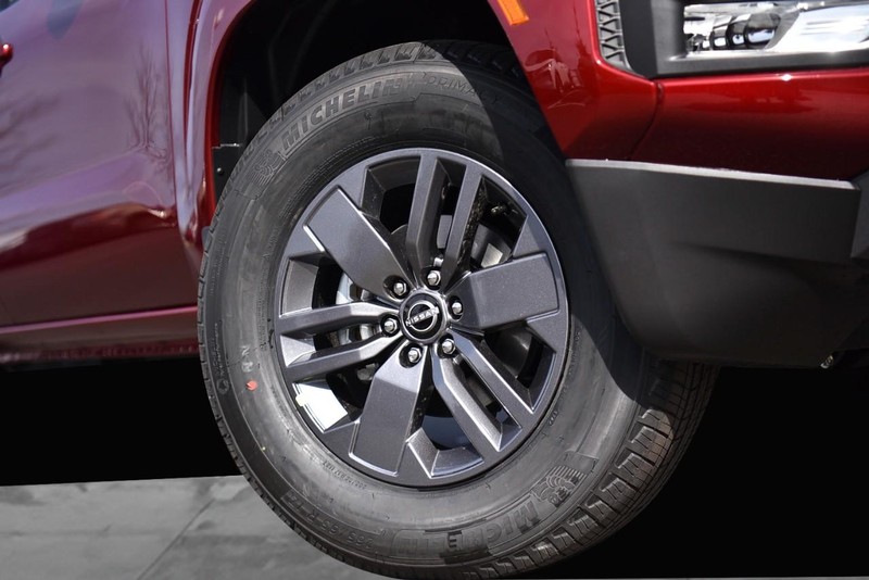 Nissan Frontier Vehicle Image 03