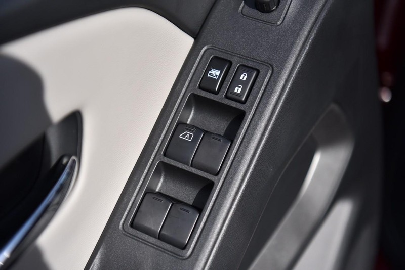 Nissan Frontier Vehicle Image 09