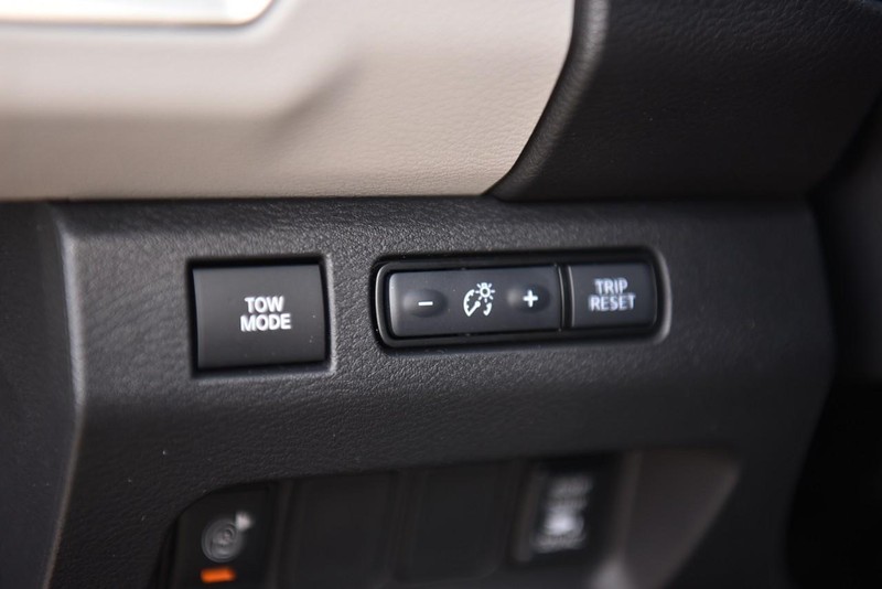 Nissan Frontier Vehicle Image 11