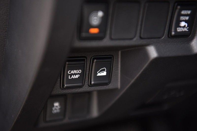 Nissan Frontier Vehicle Image 12