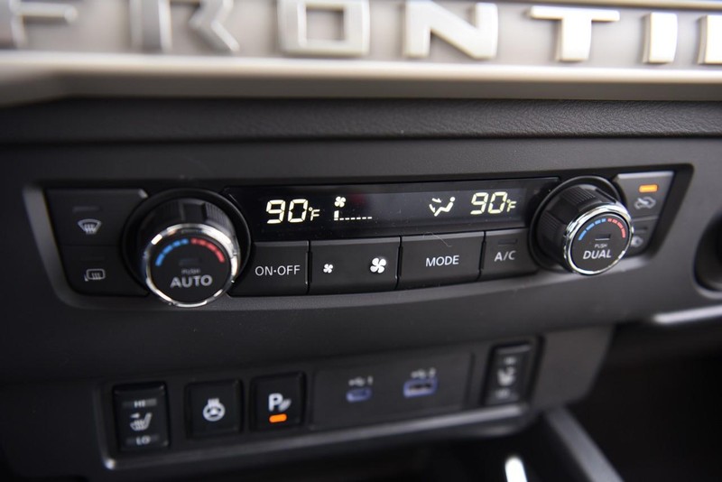 Nissan Frontier Vehicle Image 15
