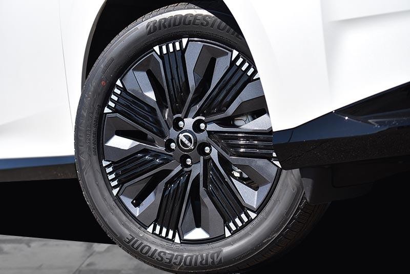 Nissan Murano Vehicle Image 03