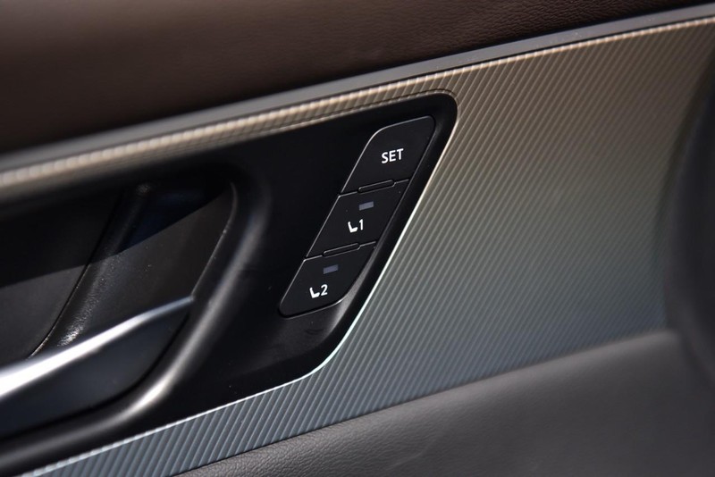 Nissan Murano Vehicle Image 09