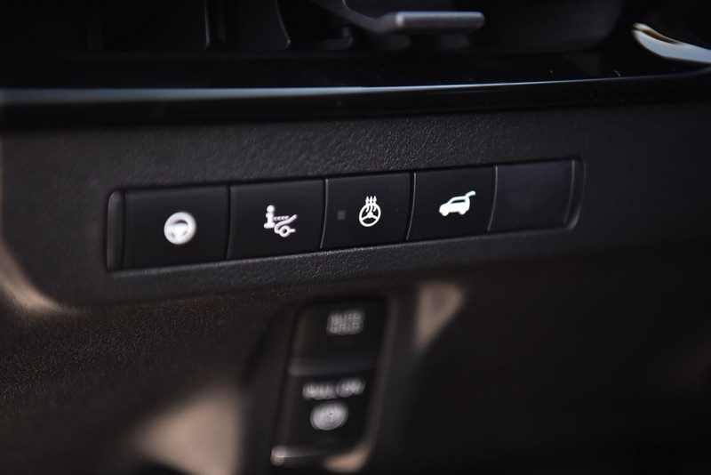 Nissan Murano Vehicle Image 11