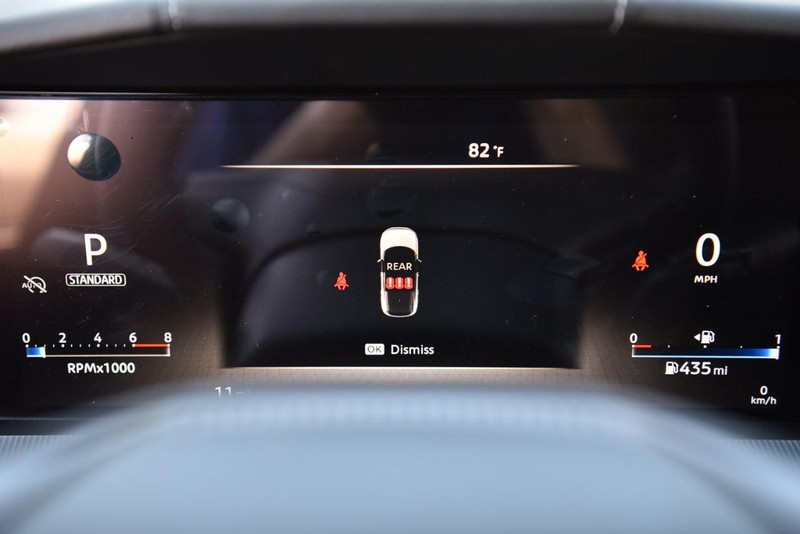 Nissan Murano Vehicle Image 12