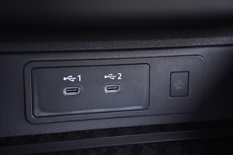 Nissan Murano Vehicle Image 15