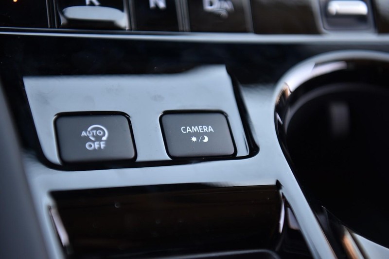 Nissan Murano Vehicle Image 17