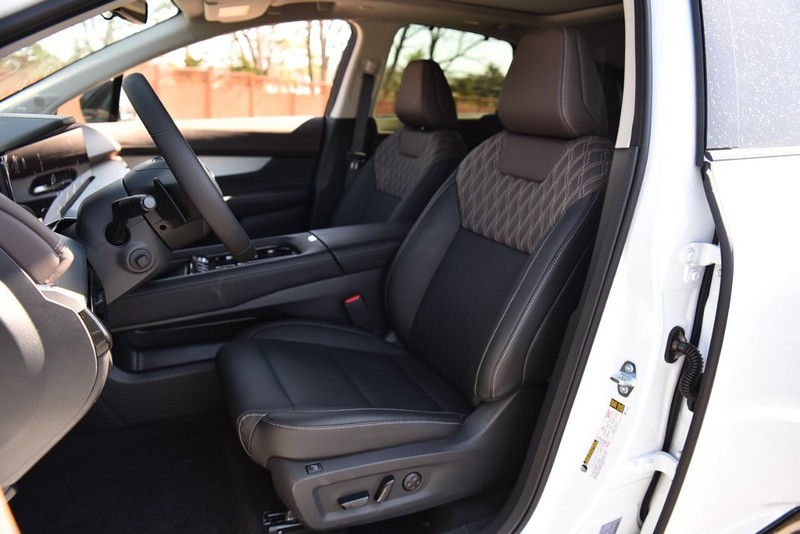 Nissan Murano Vehicle Image 21