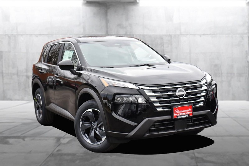 Nissan Rogue Vehicle Image 02