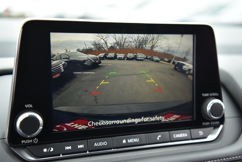Nissan Rogue Vehicle Image 12
