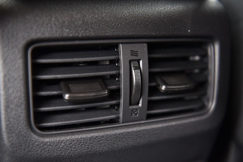Nissan Rogue Vehicle Image 21