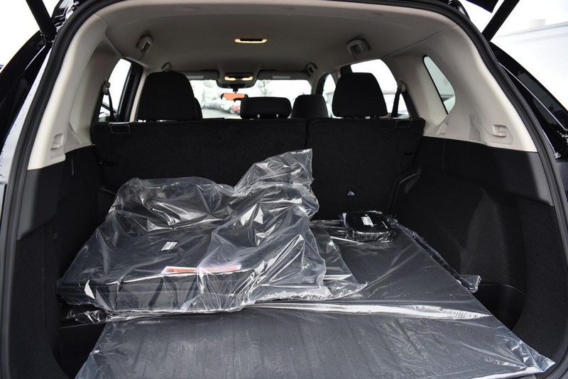 Nissan Rogue Vehicle Image 23