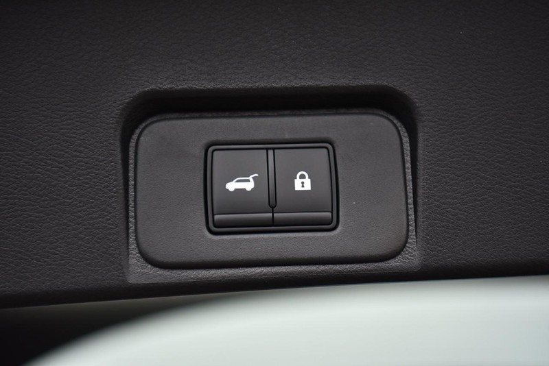 Nissan Rogue Vehicle Image 24