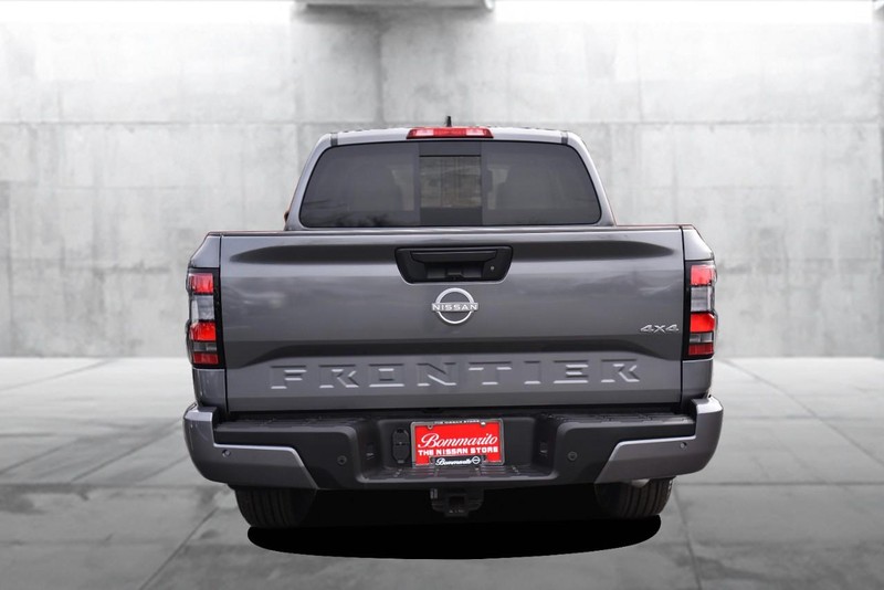 Nissan Frontier Vehicle Image 06