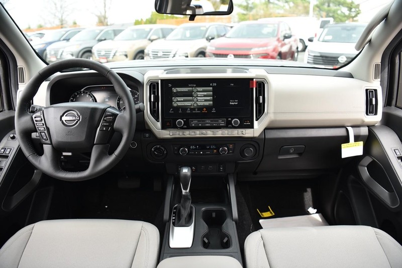 Nissan Frontier Vehicle Image 08