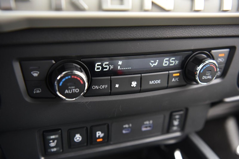 Nissan Frontier Vehicle Image 16