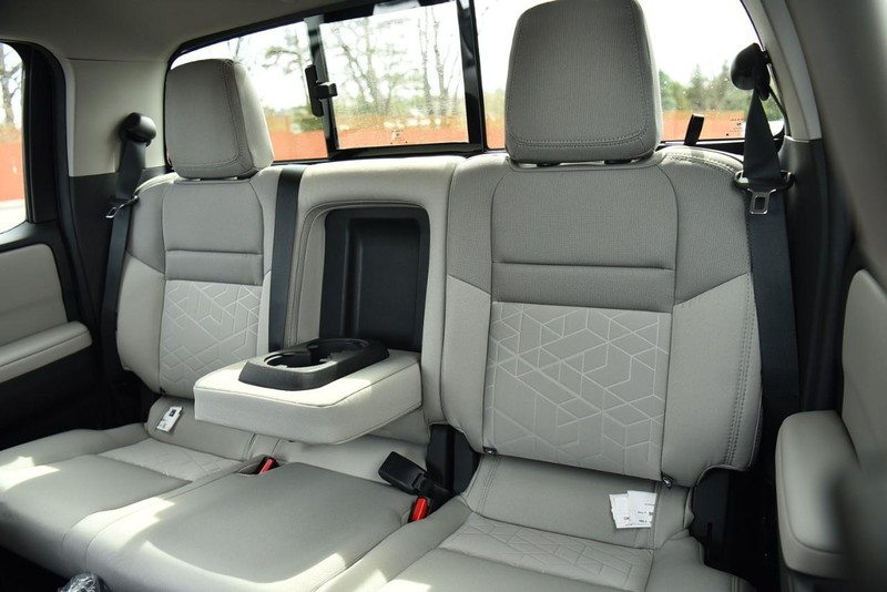 Nissan Frontier Vehicle Image 23