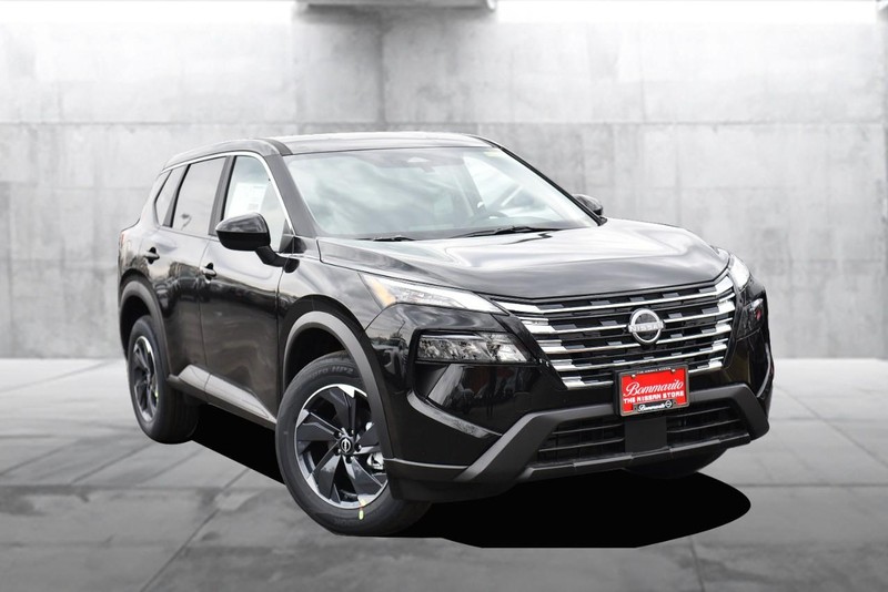 Nissan Rogue Vehicle Image 02