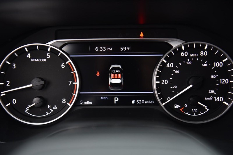 Nissan Rogue Vehicle Image 11