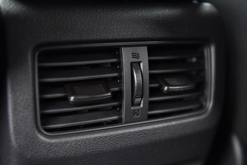 Nissan Rogue Vehicle Image 21