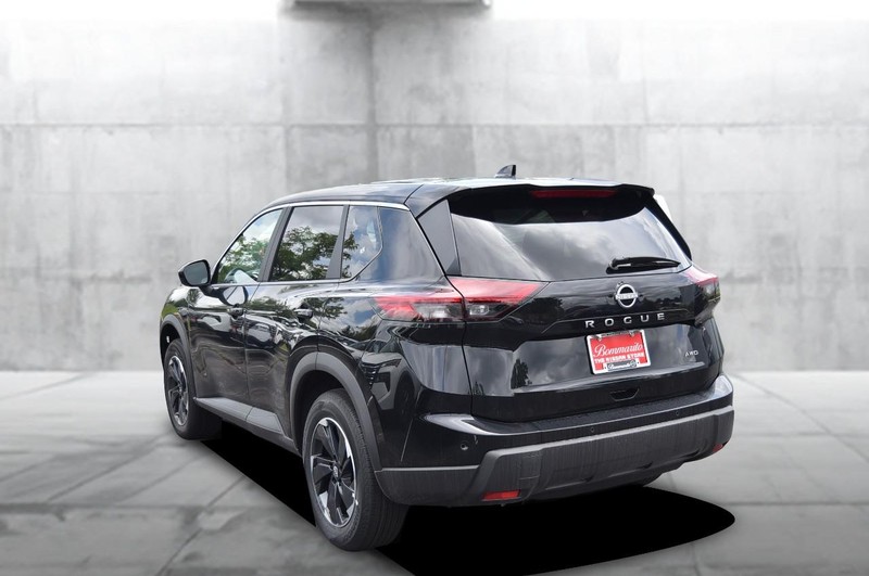 Nissan Rogue Vehicle Image 07