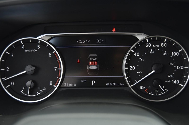 Nissan Rogue Vehicle Image 12