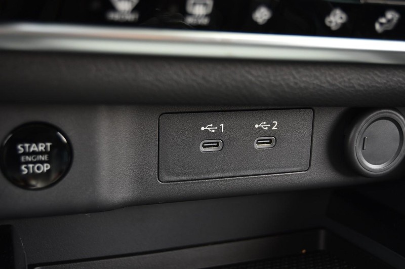 Nissan Rogue Vehicle Image 16