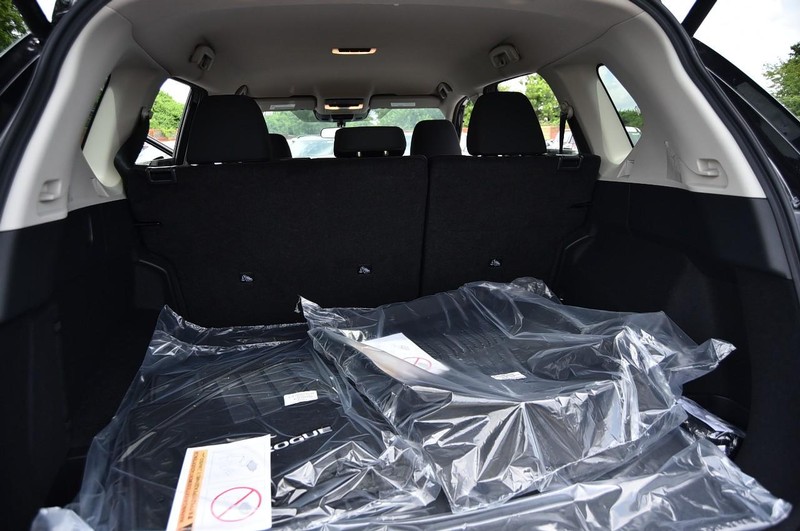 Nissan Rogue Vehicle Image 24