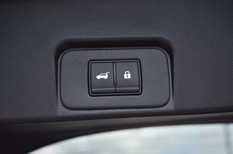Nissan Rogue Vehicle Image 25