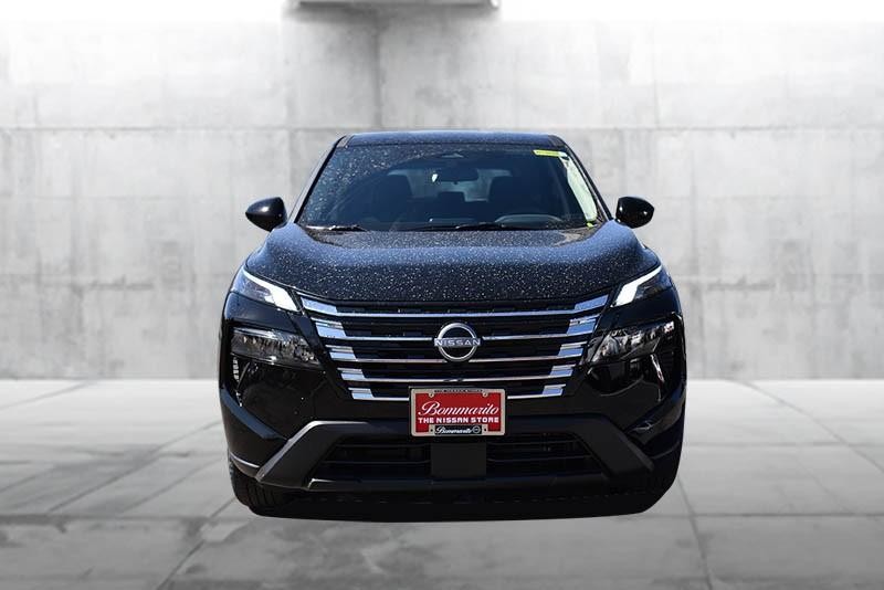 Nissan Rogue Vehicle Image 04