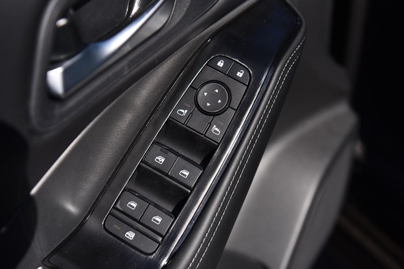 Nissan Rogue Vehicle Image 08