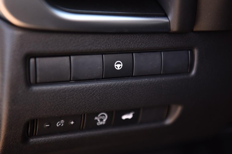 Nissan Rogue Vehicle Image 10