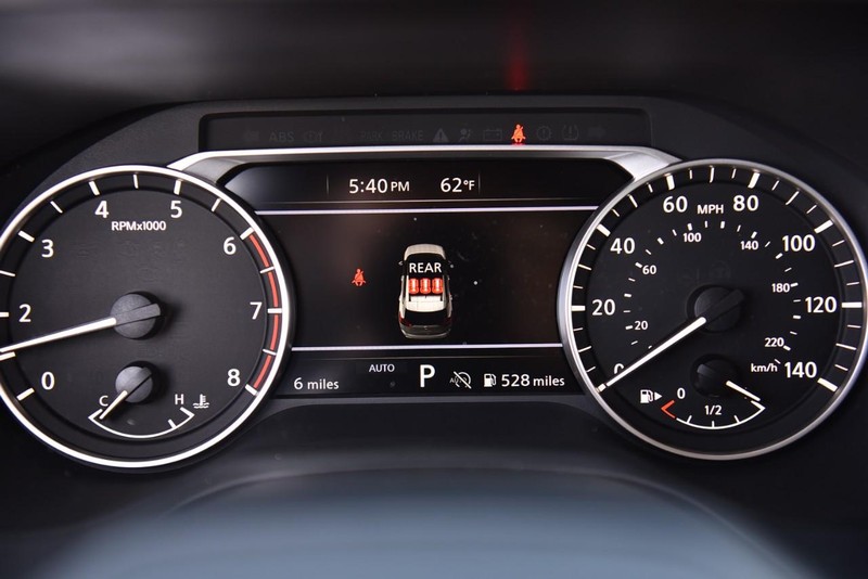 Nissan Rogue Vehicle Image 11