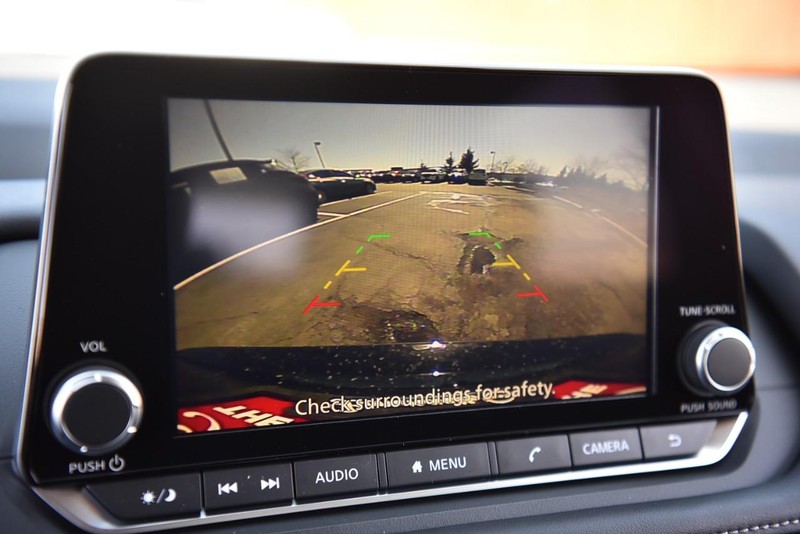 Nissan Rogue Vehicle Image 12