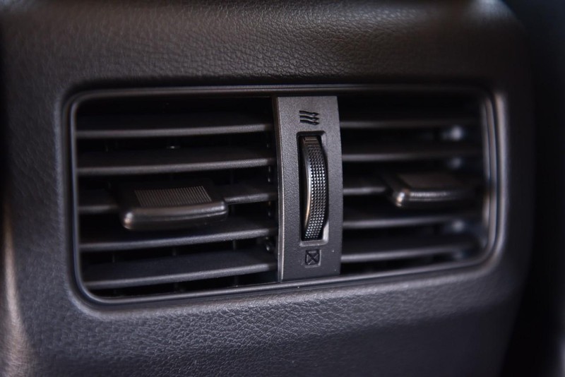 Nissan Rogue Vehicle Image 21