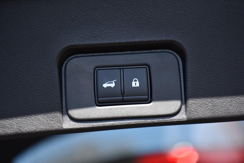 Nissan Rogue Vehicle Image 24