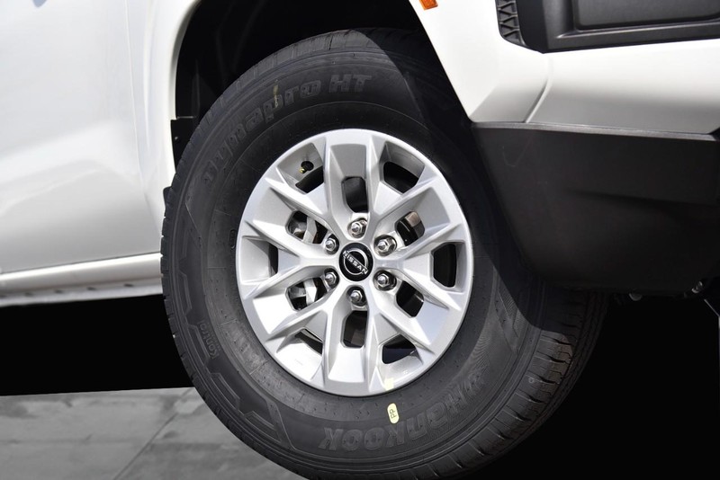 Nissan Frontier Vehicle Image 03