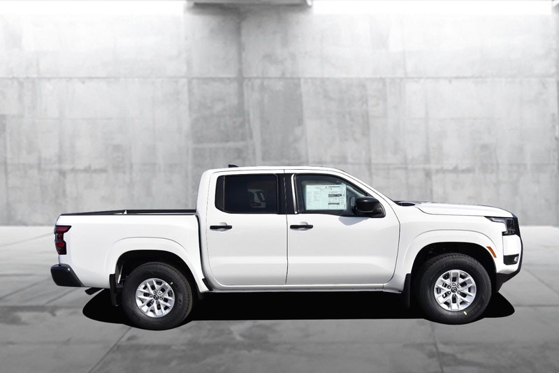 Nissan Frontier Vehicle Image 05