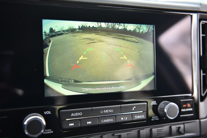 Nissan Frontier Vehicle Image 14
