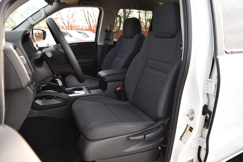 Nissan Frontier Vehicle Image 20