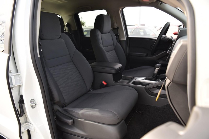Nissan Frontier Vehicle Image 21