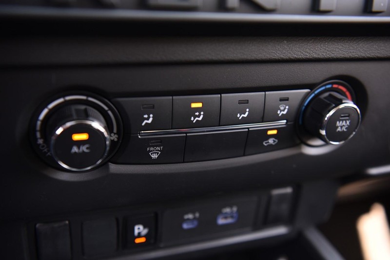 Nissan Frontier Vehicle Image 16