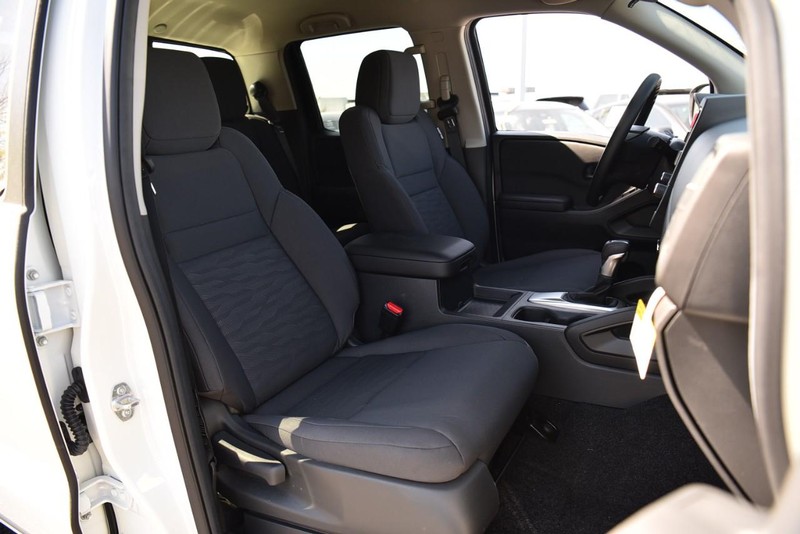 Nissan Frontier Vehicle Image 22