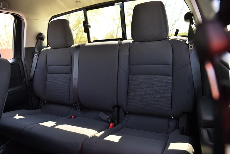 Nissan Frontier Vehicle Image 23