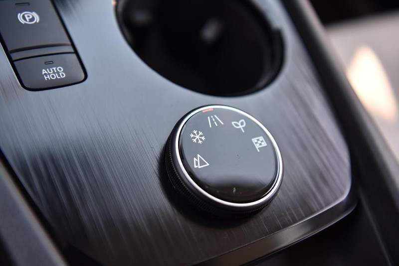 Nissan Rogue Vehicle Image 15