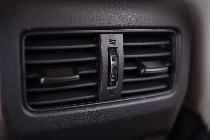 Nissan Rogue Vehicle Image 22