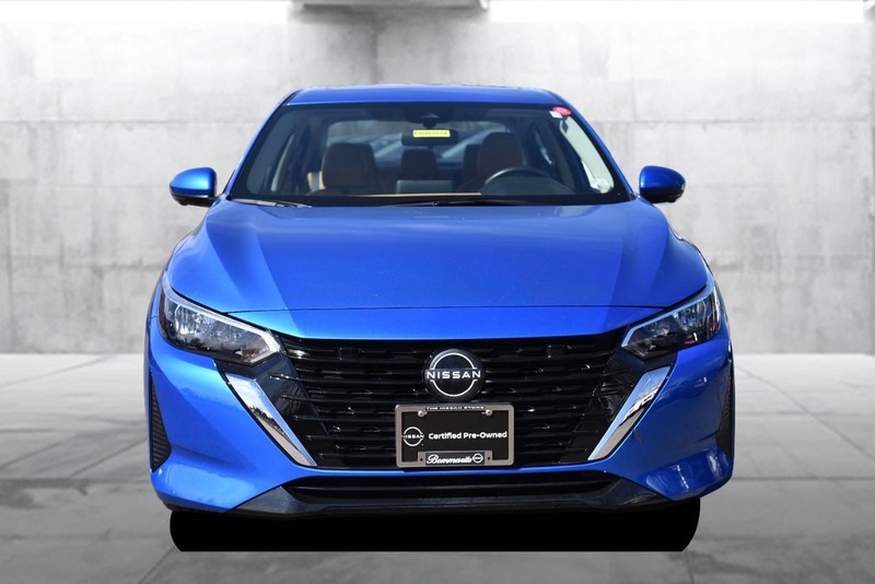 Nissan Sentra Vehicle Image 04